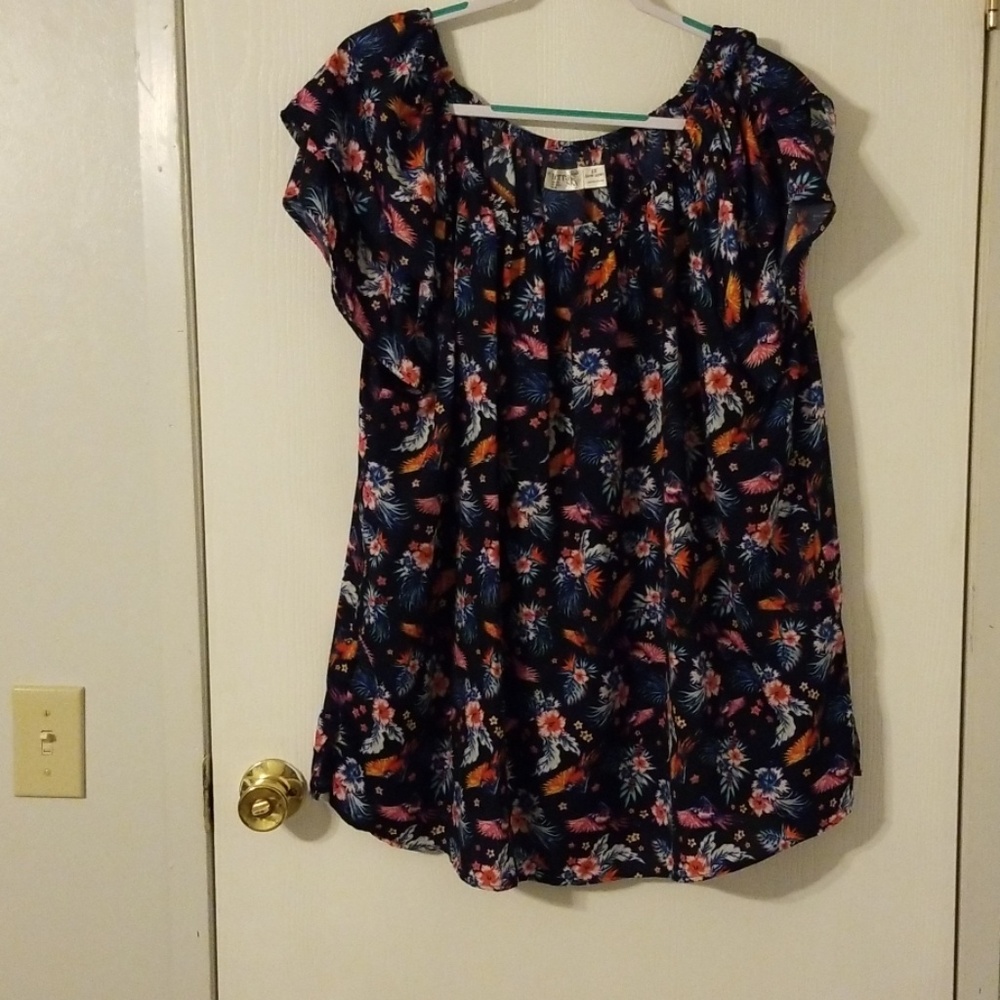 *Price Drop* terra & sky cool tunic!